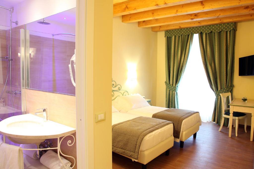 Hotel Borgo Antico Como Room photo